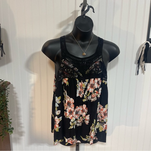 Torrid Black and Pink Blouse with Elegant Floral Design 1X - Picture 1 of 6
